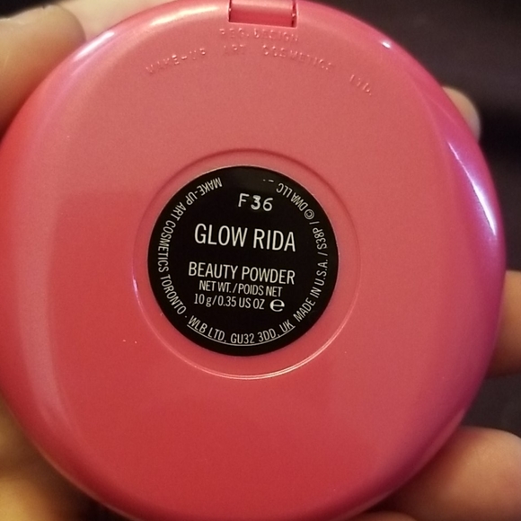 MAC Trolls Glo Rida Highlighter - Picture 6 of 6